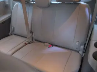 2011 TOYOTA SIENNA