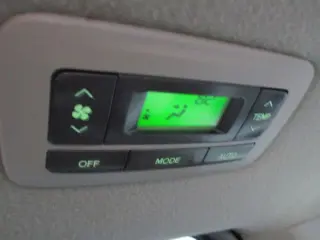 2011 TOYOTA SIENNA