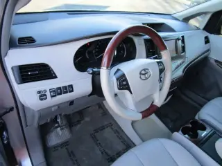 2014 Toyota Sienna