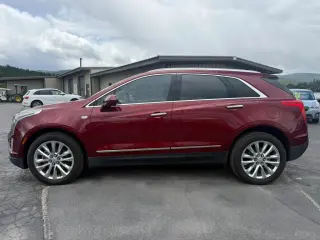2017 CADILLAC XT5
