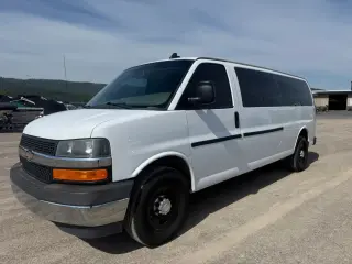 2017 CHEVROLET EXPRESS 3500 PASSENGER