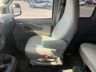 2017 CHEVROLET EXPRESS 3500 PASSENGER