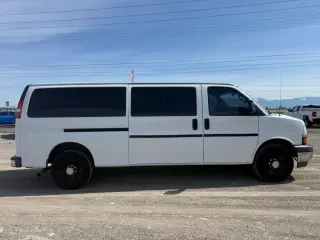 2017 CHEVROLET EXPRESS 3500 PASSENGER