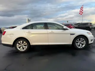 2010 FORD TAURUS