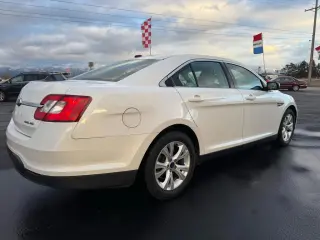 2010 FORD TAURUS
