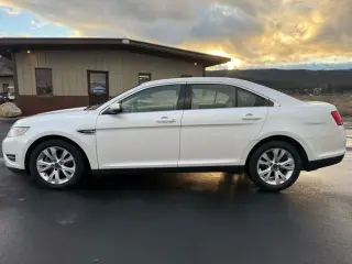 2010 FORD TAURUS