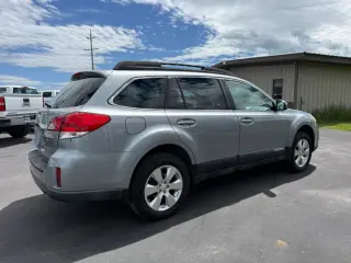 2011 SUBARU OUTBACK