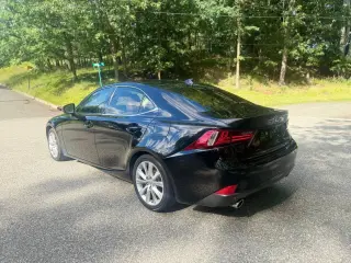 2016 LEXUS IS