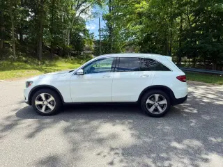 2017 MERCEDES-BENZ GLC