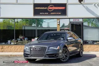 2013 AUDI S8