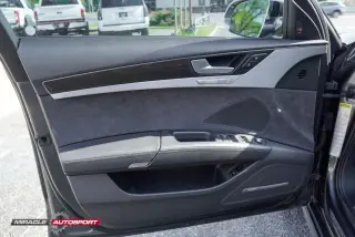 2013 AUDI S8