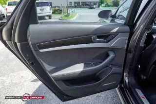 2013 AUDI S8