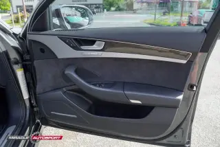2013 AUDI S8