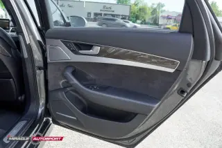 2013 AUDI S8