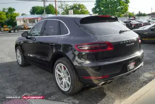 2017 PORSCHE MACAN