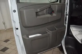 2025 Chevrolet Express Cutaway 3500