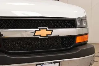 2025 Chevrolet Express Passenger