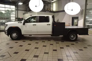 2024 GMC Sierra 3500 HD Chassis Cab