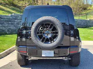 2026 Land Rover Defender 110