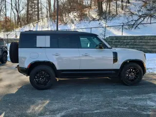 2026 Land Rover Defender 110