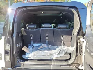 2026 Land Rover Defender 130