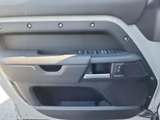 2026 Land Rover Defender 130