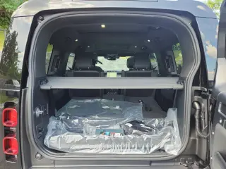 2025 Land Rover Defender 130