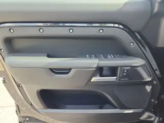 2025 Land Rover Defender 130
