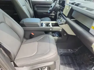 2025 Land Rover Defender 130