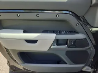 2025 Land Rover Defender 130