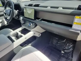 2025 Land Rover Defender 130