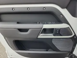 2024 Land Rover Defender 110