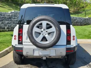 2024 Land Rover Defender 110