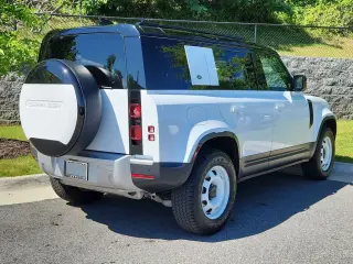 2024 Land Rover Defender 110