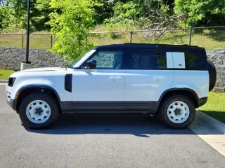 2024 Land Rover Defender 110