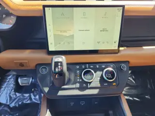 2024 Land Rover Defender 110
