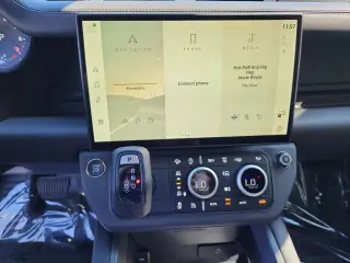 2026 Land Rover Defender 110
