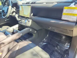 2026 Land Rover Defender 110