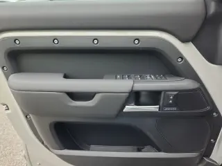 2026 Land Rover Defender 110