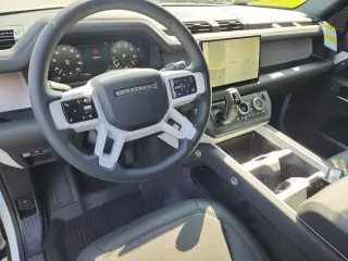 2025 Land Rover Defender 110