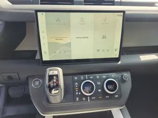 2025 Land Rover Defender 110