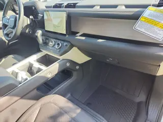 2025 Land Rover Defender 110