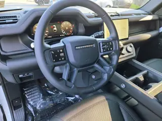 2025 Land Rover Defender 110