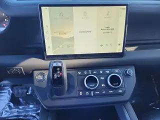 2025 Land Rover Defender 110