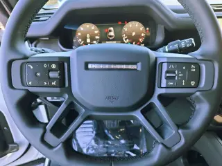 2025 Land Rover Defender 110