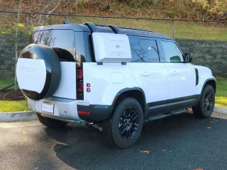 2025 Land Rover Defender 110