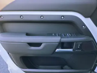 2025 Land Rover Defender 110