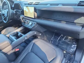 2025 Land Rover Defender 110