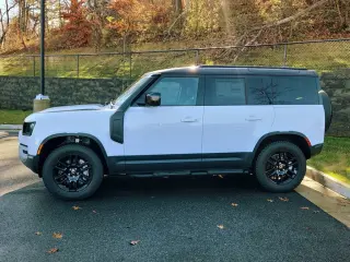 2025 Land Rover Defender 110