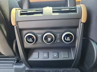 2025 Land Rover Defender 130
